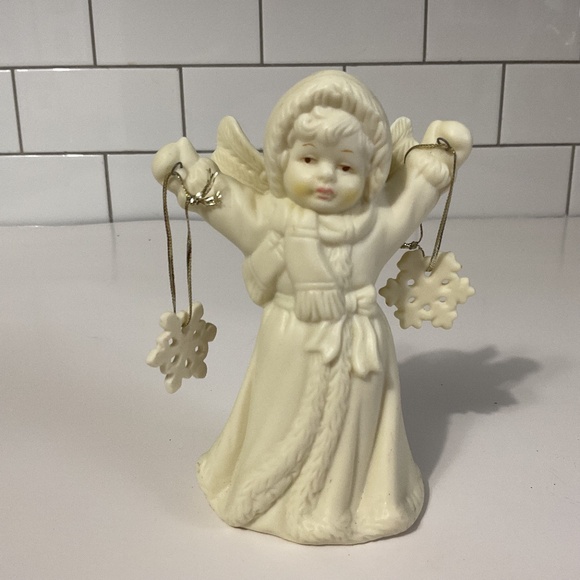 Kirkland Holiday Traditions Ceramic Snow Angel Figurine - Picture 1 of 7